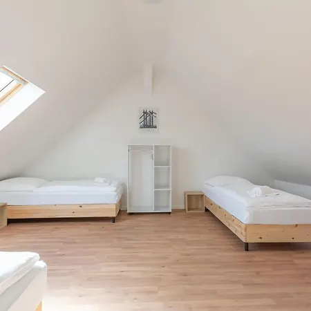 T&k - - Areal Goethe 4 Maisonetten Mit Privatparkplaetzen * Duisburg