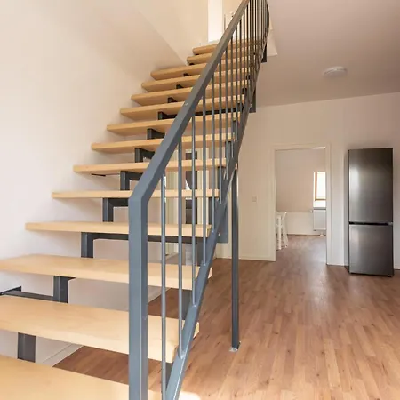 T&k - - Areal Goethe 4 Maisonetten Mit Privatparkplaetzen Duisburgo