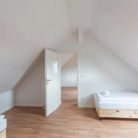 Apartment T&k - - Areal Goethe 4 Maisonetten Mit Privatparkplaetzen Duisburg
