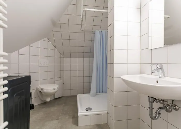 T&k - - Areal Goethe 4 Maisonetten Mit Privatparkplaetzen * Дуйсбург