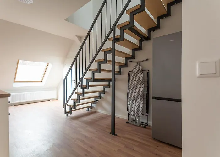 T&k - - Areal Goethe 4 Maisonetten Mit Privatparkplaetzen Дуйсбург