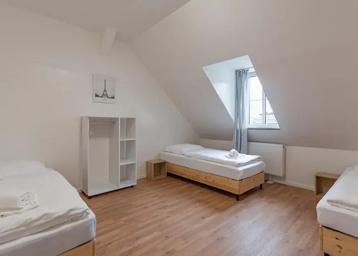 T&k - - Areal Goethe 4 Maisonetten Mit Privatparkplaetzen Дуйсбург