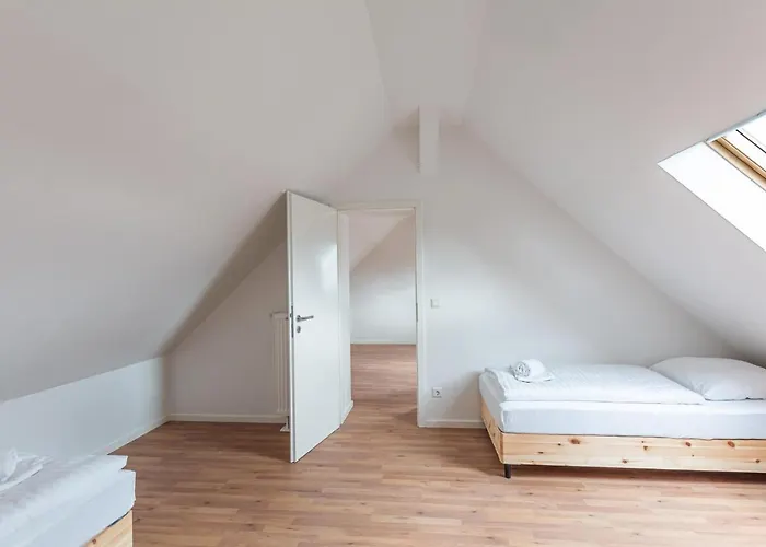 Апартаменты T&k - - Areal Goethe 4 Maisonetten Mit Privatparkplaetzen Дуйсбург