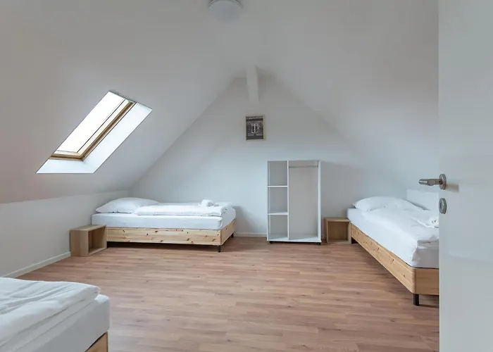 T&k - - Areal Goethe 4 Maisonetten Mit Privatparkplaetzen Дуйсбург