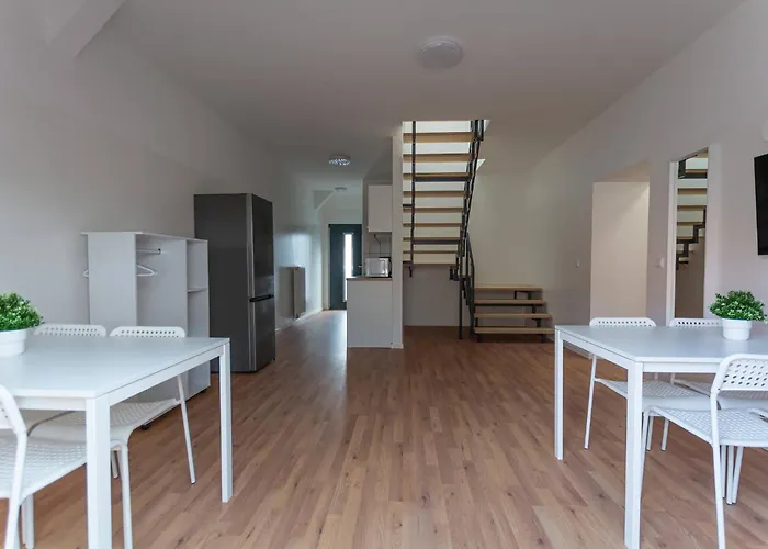 T&k - - Areal Goethe 4 Maisonetten Mit Privatparkplaetzen Апартаменты Дуйсбург