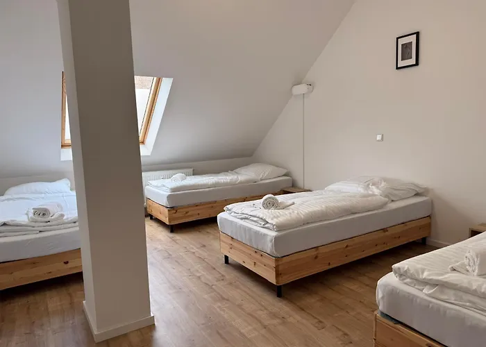 T&k - - Areal Goethe 4 Maisonetten Mit Privatparkplaetzen Дуйсбург