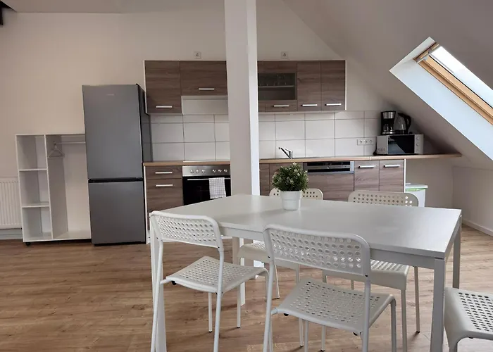 T&k - - Areal Goethe 4 Maisonetten Mit Privatparkplaetzen * Дуйсбург